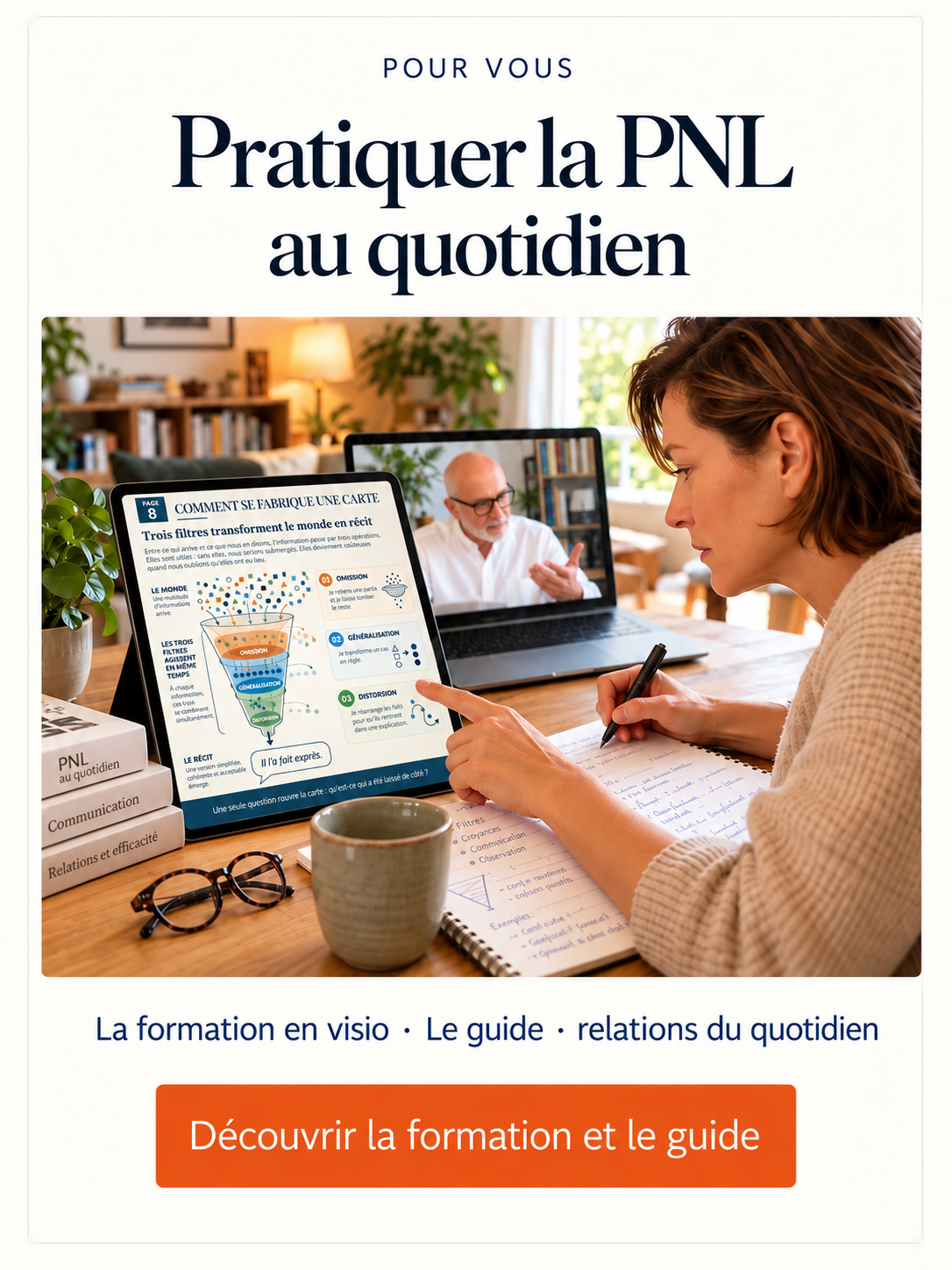Une personne suit une formation PNL en visio et prend des notes.
